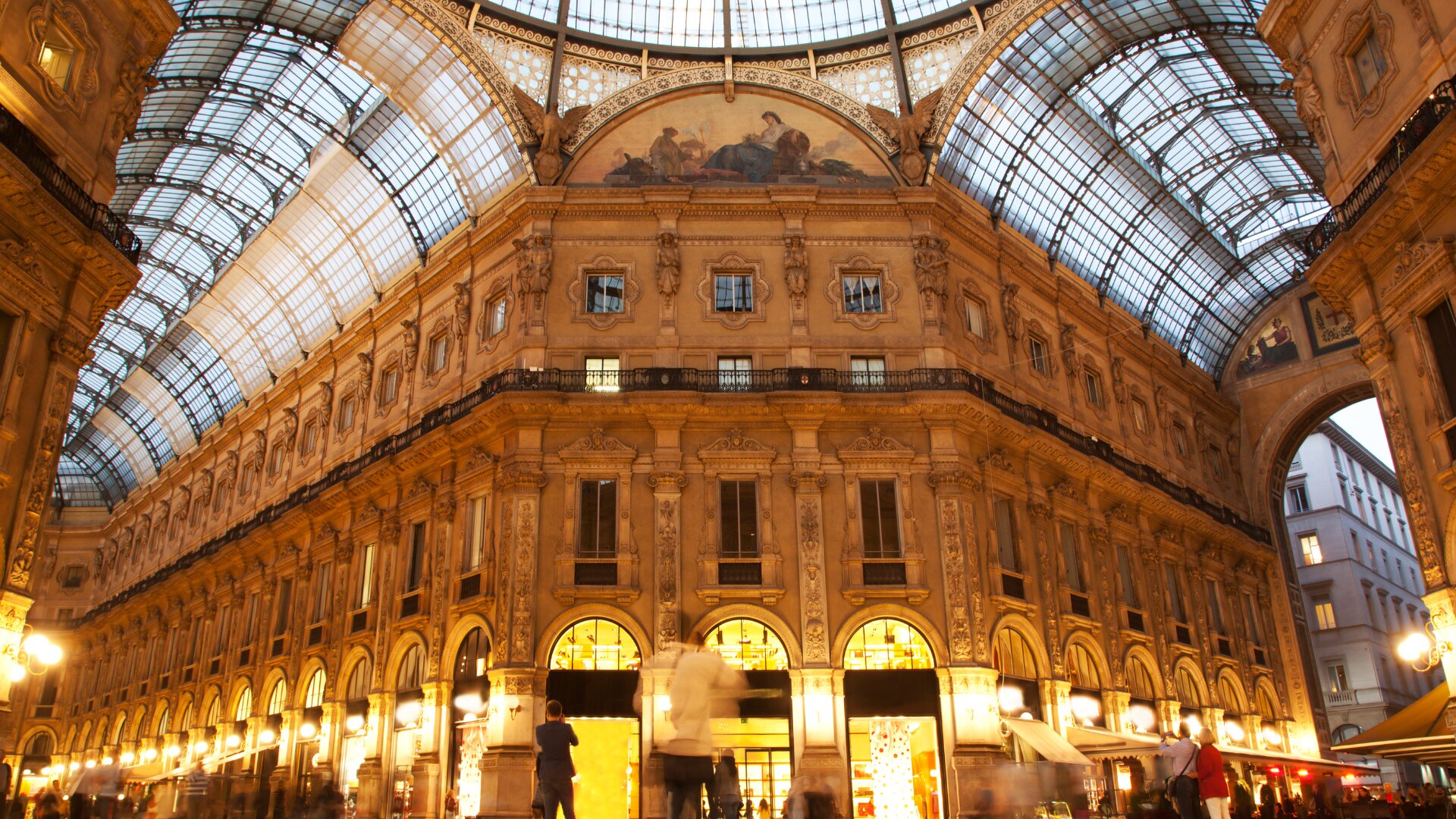 Milano Fashion Tour creates a new Devil Wears Prada 2 Tour in Milano Milano Fashion Tour creates a new Devil Wears Prada 2 Tour in Milano